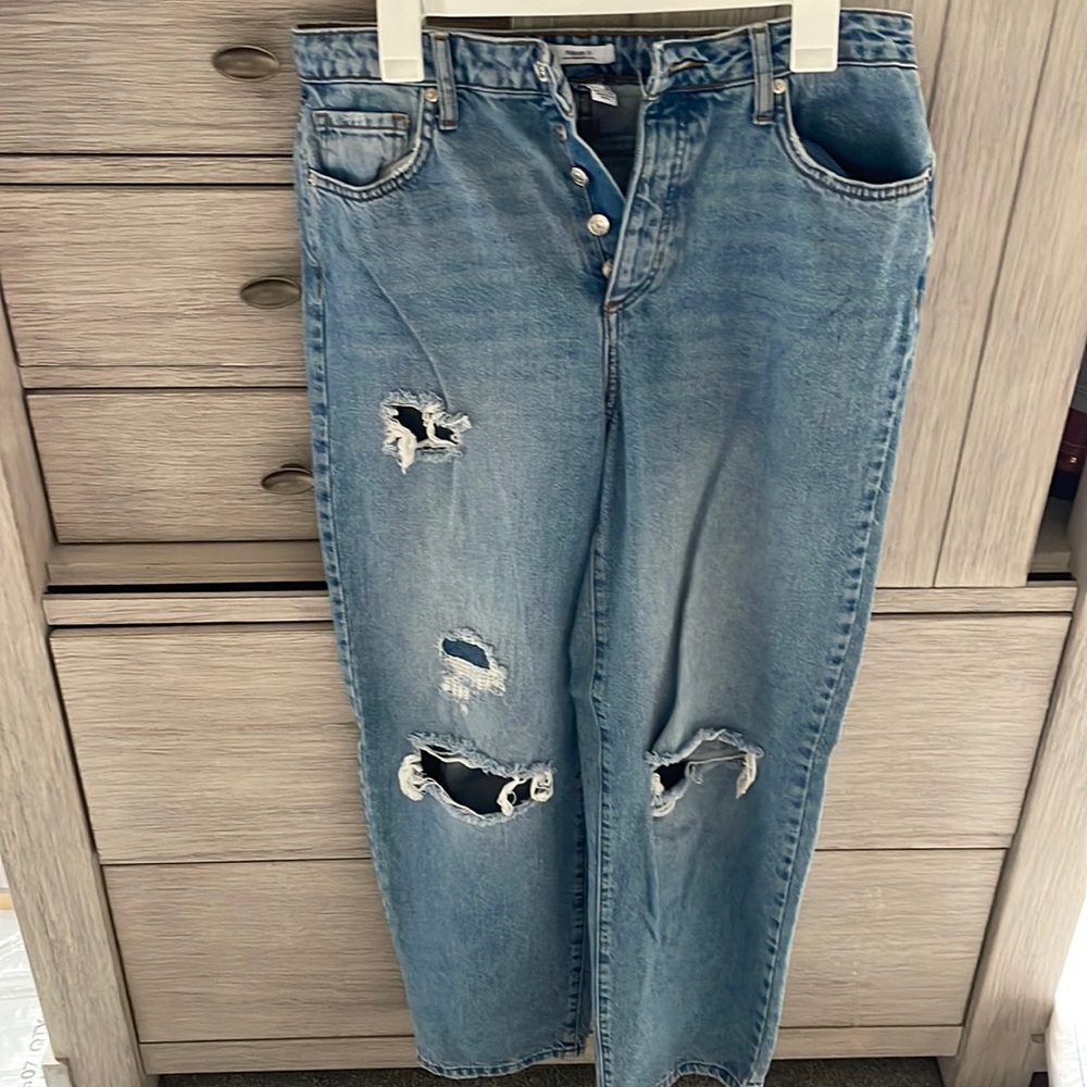 Ripped blue forever 21 jeans